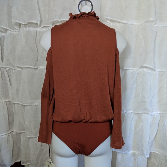 NWT High Neck Cold Shoulder Bell Sleeve Bodysuit - Picture 5 of 7